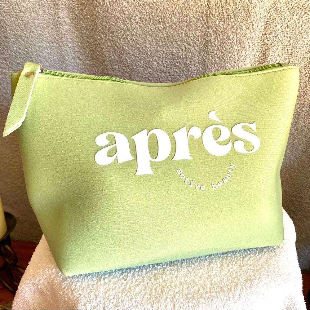 🐭 Sale! Apres neoprene wet bag for gym clothes, wer bathing suits and cosmetics